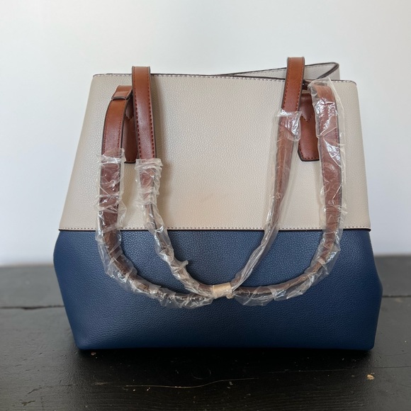 Adrienne Vittadini Tri-color Handbag - Picture 4 of 11